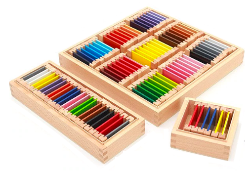 Kleuren leren in de kleuterklas met Montessori materiaal