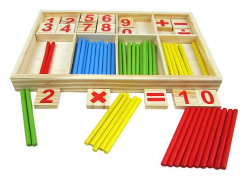 Montessori rekenen leren met rekenstokjes en de houten rekendoos